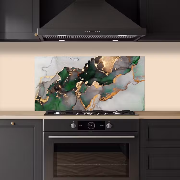 Marmer - Goud - Groen - Luxe keuken achterwand spatscherm middel -sfeer1