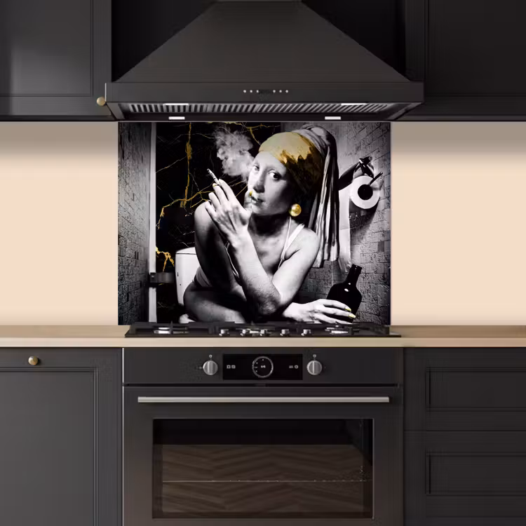 Marmerlook - Meisje met de parel - Sigaretten - Toilet - Goud - Kunst - Oude meesters keuken achterwand spatscherm middel -sfeer1