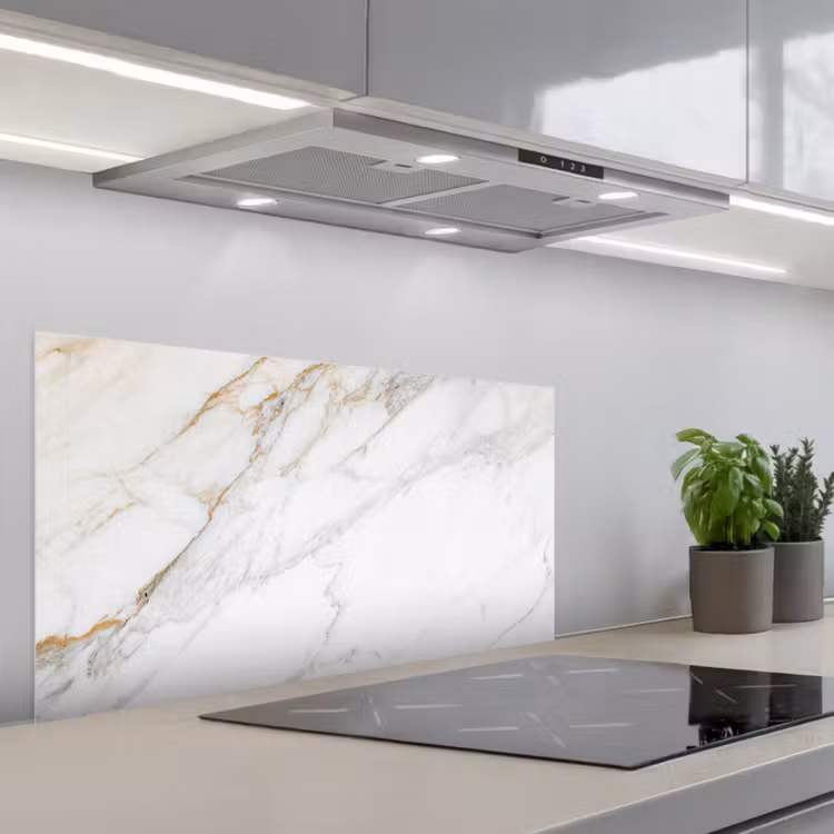 Marmer - Steen - Wit - Goud - Marmerlook - Steen - Luxe keuken achterwand spatscherm middel -3d_schuin
