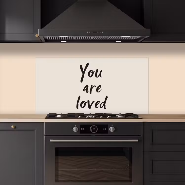 Minimalistisch - Beige - Love keuken achterwand spatscherm middel -sfeer1