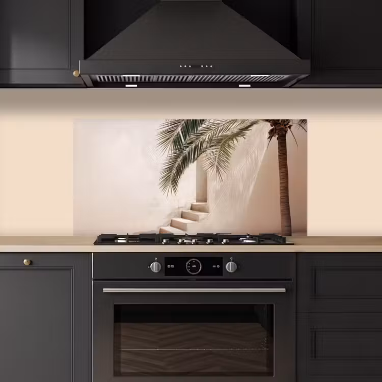 Palmboom - Schaduw - Trap - Beige keuken achterwand spatscherm middel -sfeer1