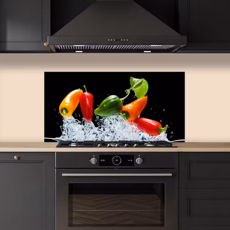 Pepers - Zwart - Groenten - Water - Blad keuken achterwand spatscherm middel -sfeer1