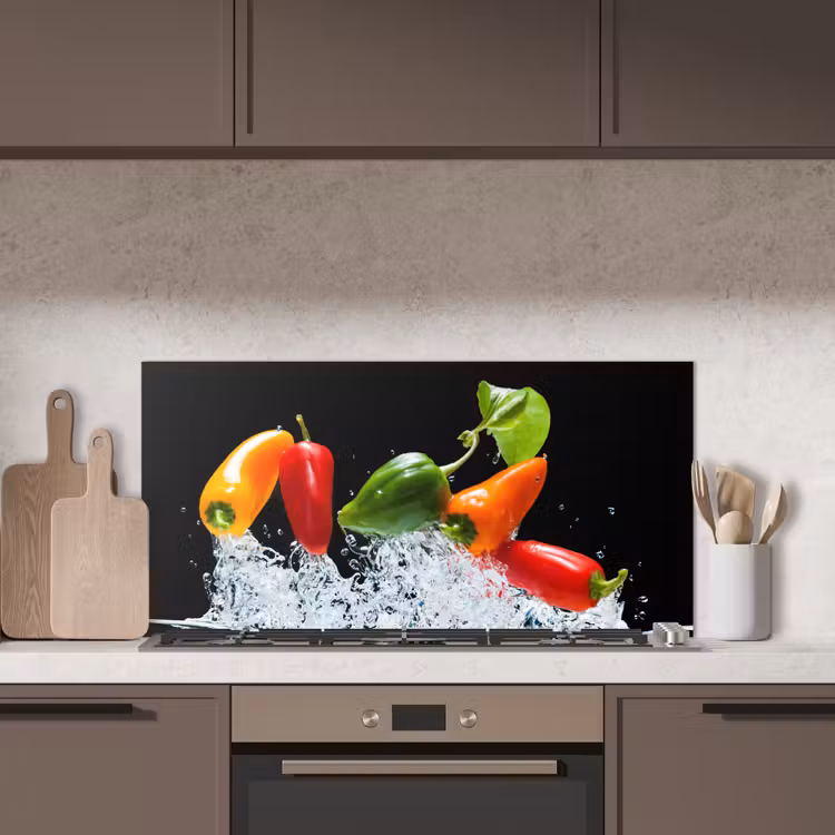 Pepers - Zwart - Groenten - Water - Blad keuken achterwand spatscherm middel -sfeer2