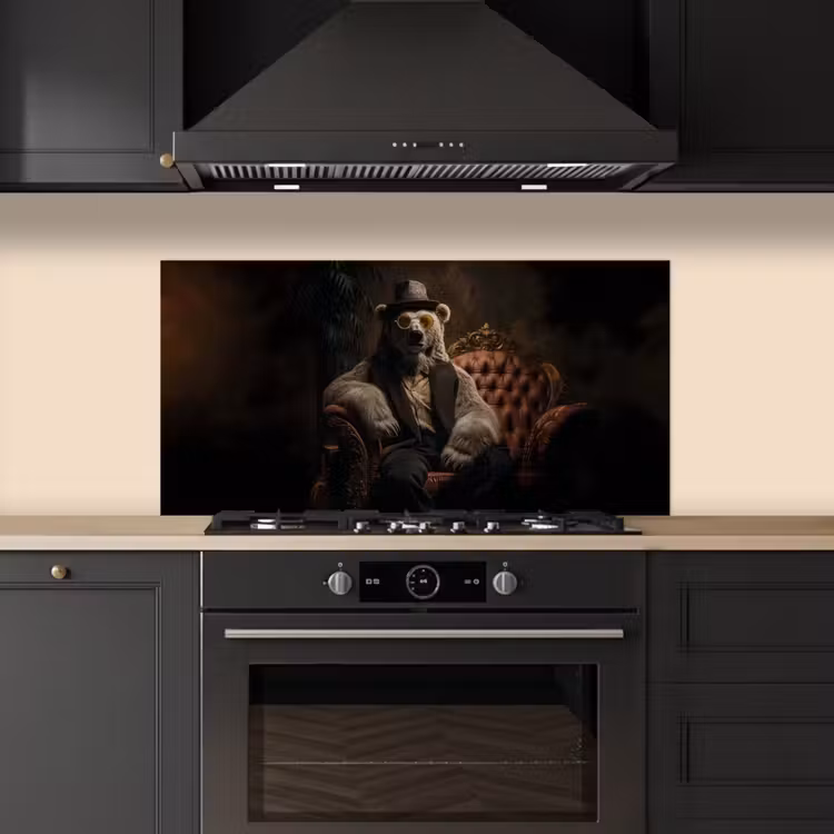 Ijsbeer - Hoed - Bril - Stoel keuken achterwand spatscherm middel -sfeer1