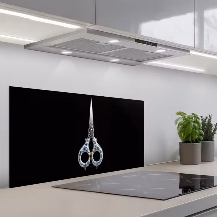 Schaar - Delfts blauw - Zwart keuken achterwand spatscherm middel -3d_schuin
