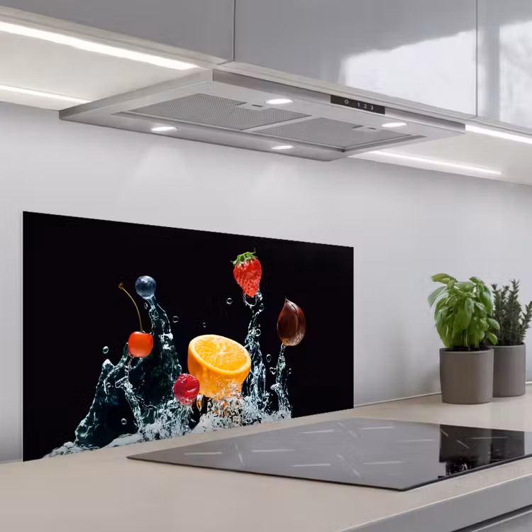 Water - Fruit - Sinaasappel - Aardbei - Kers - Zwart keuken achterwand spatscherm middel -3d_schuin