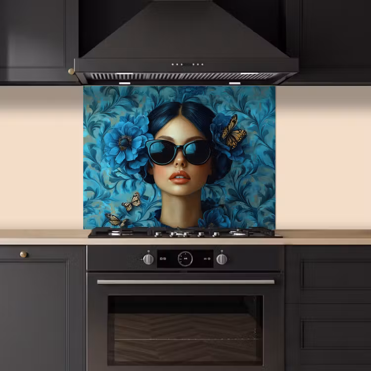 Vrouw - Bloemen - Vlinders - Blauw - Abstract keuken achterwand spatscherm middel -sfeer1