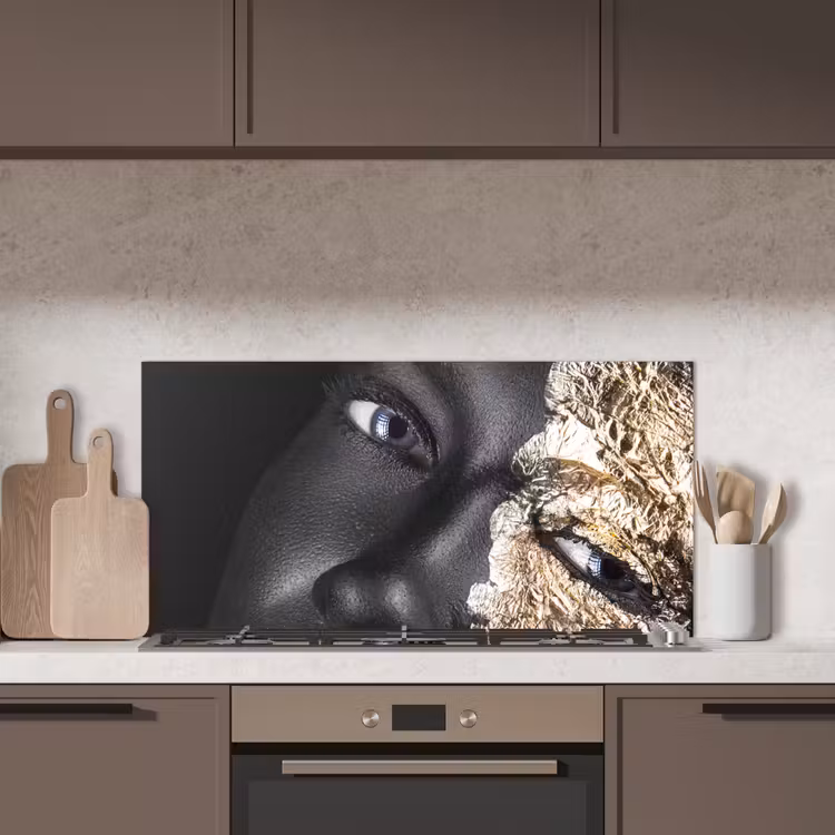 Vrouw - Goud - Zwart - Verf - Luxe keuken achterwand spatscherm middel -sfeer2