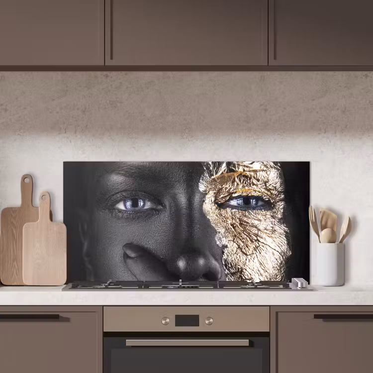 Vrouw - Goud - Zwart - Schmink - Luxe keuken achterwand spatscherm middel -sfeer2
