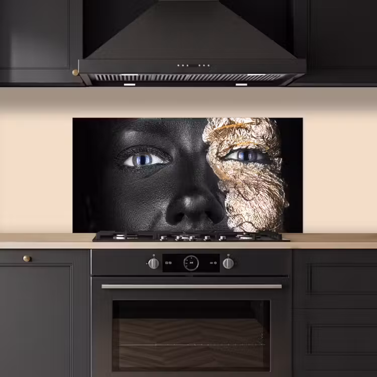 Vrouw - Bladgoud - Zwart - Huid - Luxe keuken achterwand spatscherm middel -sfeer1