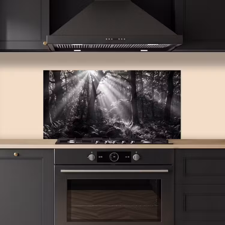 Bos - Lichtstralen - Natuur - Zwart-wit keuken achterwand spatscherm middel -sfeer1