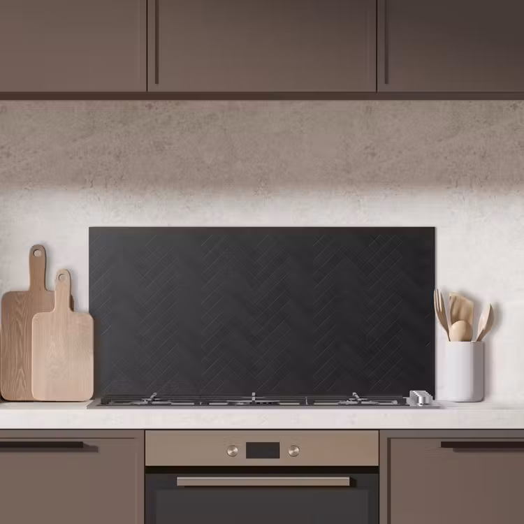 Visgraat - Wandtegel - Mat - Zwart keuken achterwand spatscherm middel 899 -sfeer2