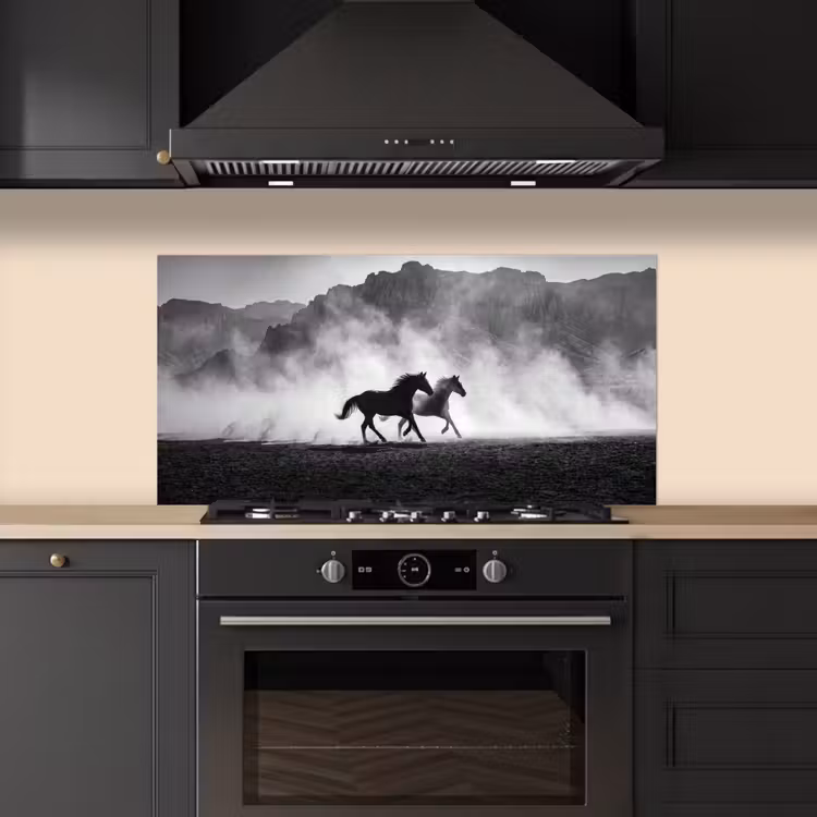 Paard - Ren - Stof - Zwart-wit - Dieren keuken achterwand spatscherm middel -sfeer1