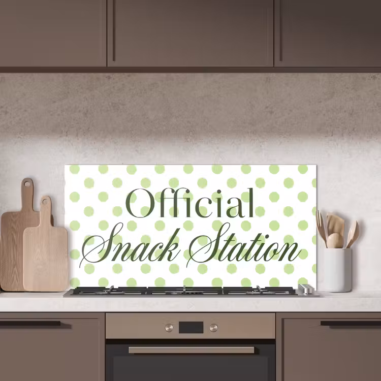 Snack Station - Groen - Stippen keuken achterwand spatscherm middel -sfeer2