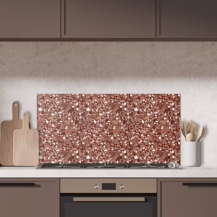 Terrazzo - Patroon - Steentextuur - Roodbruin keuken achterwand spatscherm middel 899 -sfeer2