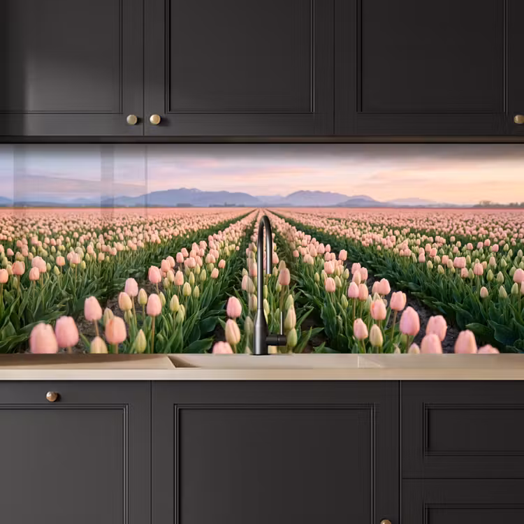 Tulpen - Landschap - Roze keuken achterwand 2 middel -sfeer1