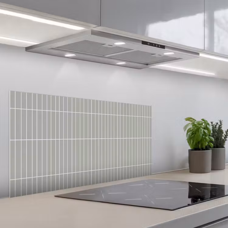 Wandtegel - Verticaal - Lichtgrijs keuken achterwand spatscherm middel 899 -3d_schuin