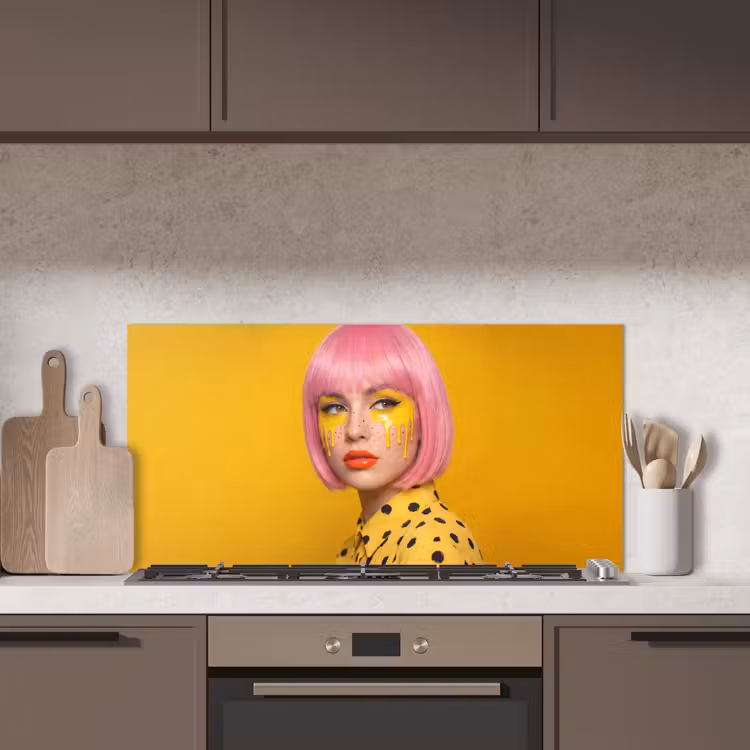 Vrouw - Portret - Abstract - Kleurrijk - Geel keuken achterwand spatscherm middel -sfeer2