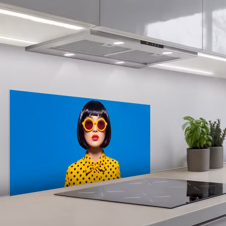 Vrouw - Zonnebril - Pop Art - Portret - Geel keuken achterwand spatscherm middel -3d_schuin