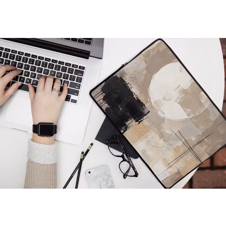 Abstract - Cirkel - Modern - Beige - Zwart - Minimalistisch laptophoes neopreen klein -bureau