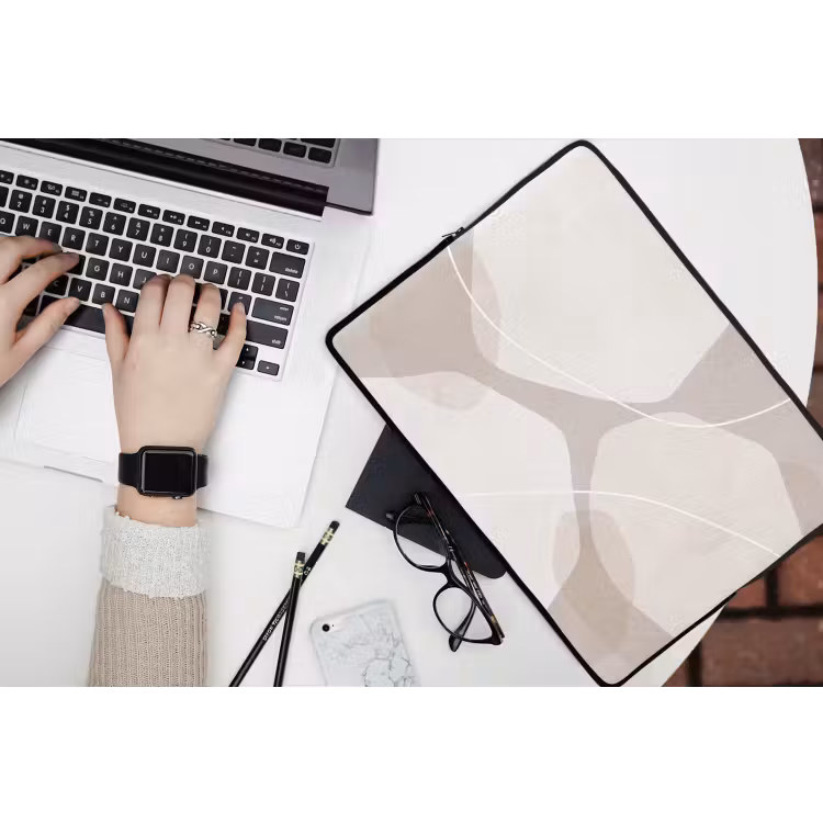 Laptop Sleeve - Abstract - Shapes - Beige - Abstract - Vormen - Beige laptophoes neopreen klein