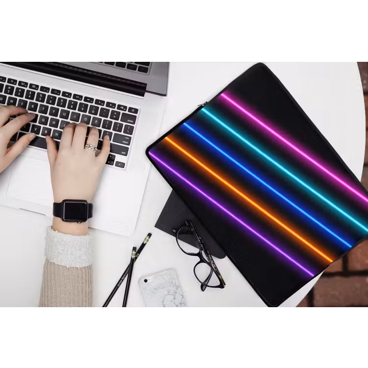 Esthetiek - Retro - Neon laptophoes neopreen klein -bureau