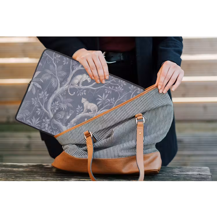 Dieren - Jungle - Illustratie - Bomen - Blauw laptophoes neopreen klein -tas