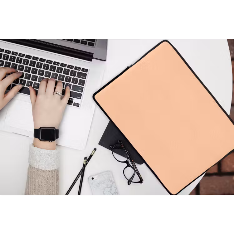 Apricot - Blush - Nude laptophoes neopreen klein 279 -bureau