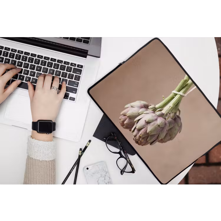Laptop Sleeve - Artichokes - Hanging - Vegetables - Artisjokken - Hangend - Groenten laptophoes neopreen klein