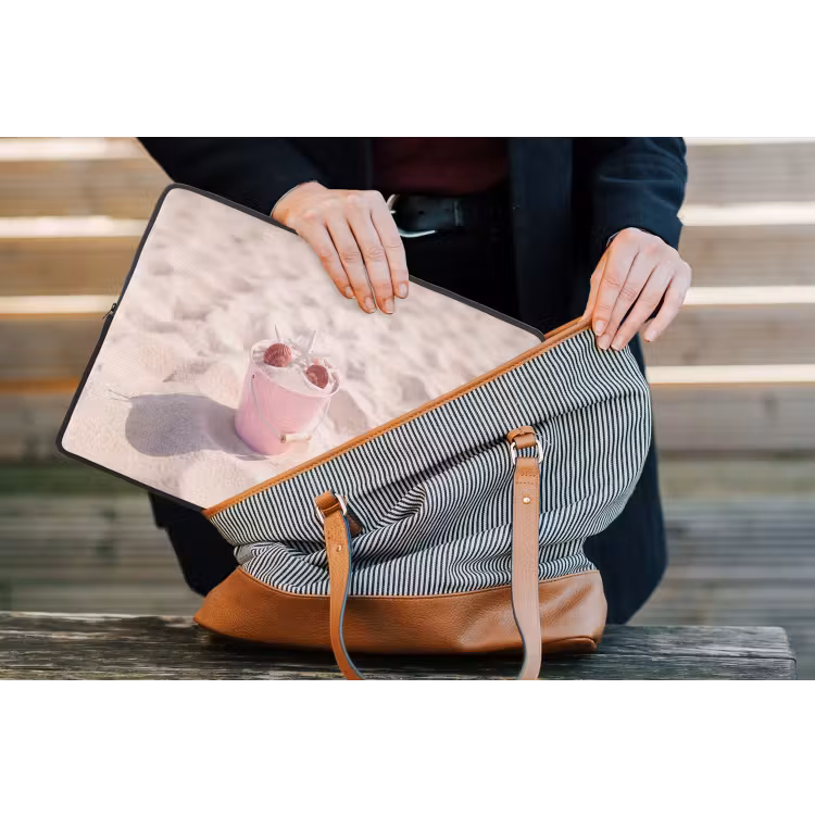 Strand - Schelpen - Zomer - Roze - Decoratie laptophoes neopreen klein -tas