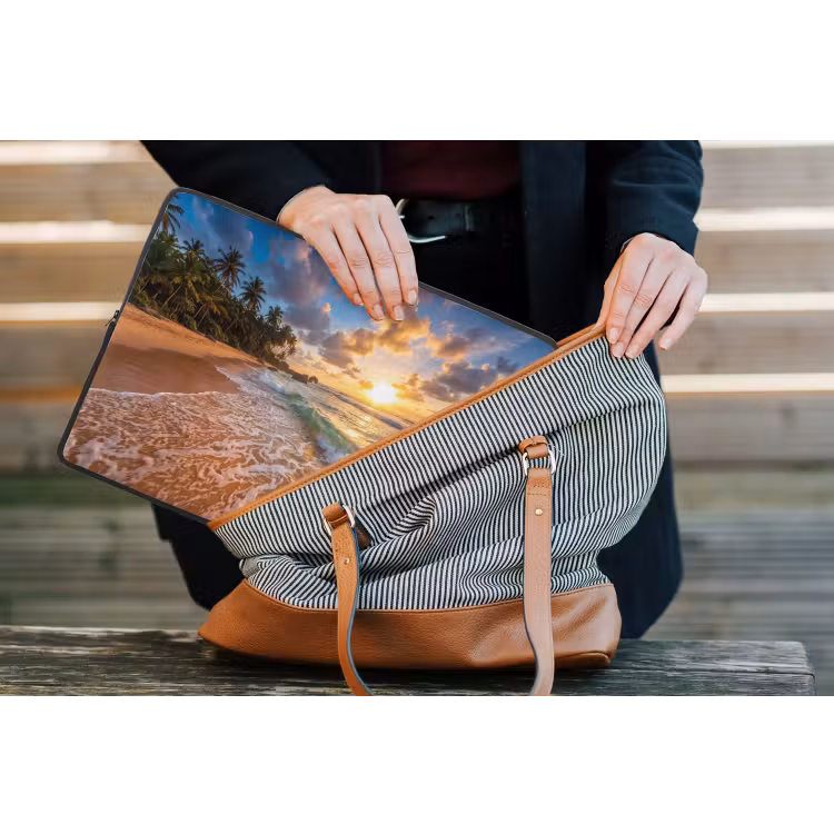 Strand - Zonsondergang - Golven - Natuur - Goud laptophoes neopreen klein -tas
