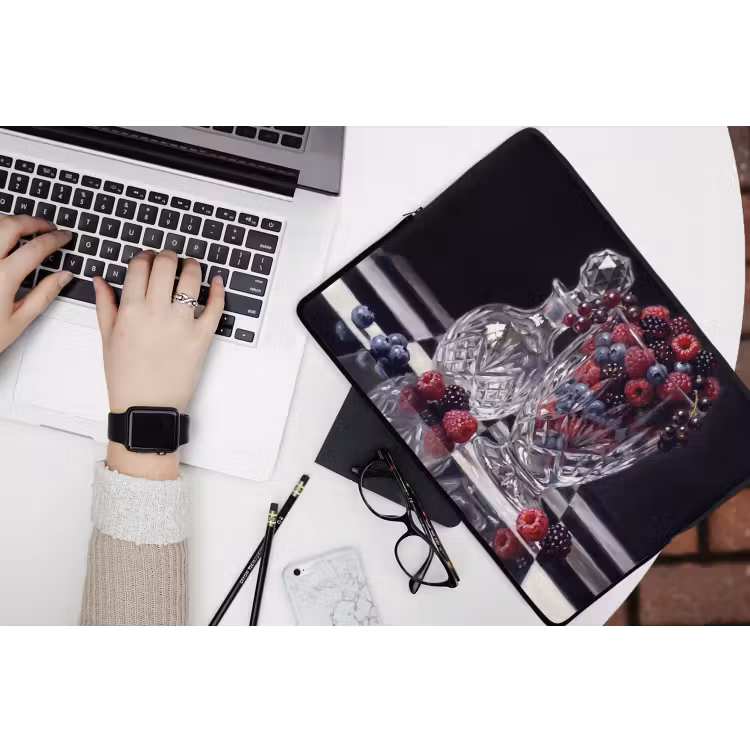 Laptop Sleeve - Berries - Crystal - Still Life - Bessen - Kristal - Stilleven laptophoes neopreen klein