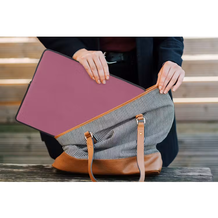 Berry - Roze -Pink laptophoes neopreen klein 279 -tas