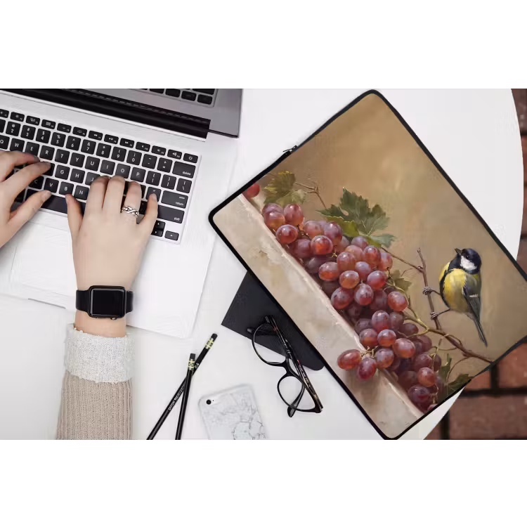 Laptop Sleeve - Bird - Grapes - Still Life - Vogel - Druiven - Stilleven laptophoes neopreen klein