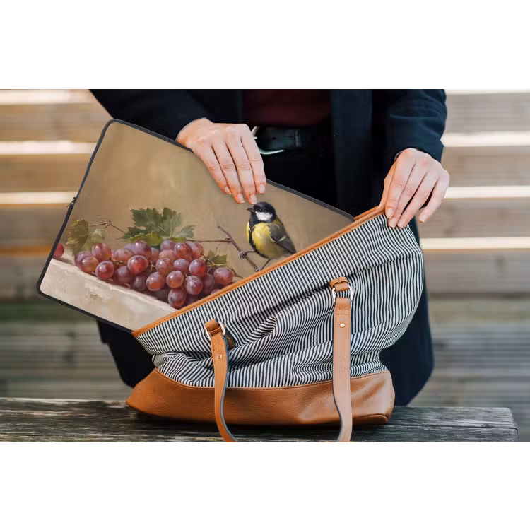 Laptop Sleeve - Bird - Grapes - Still Life - Vogel - Druiven - Stilleven laptophoes neopreen klein
