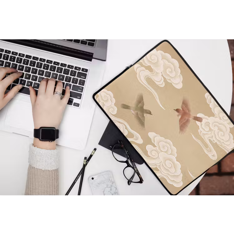 Vogels - Vliegen - Beige laptophoes neopreen klein -bureau