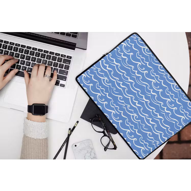Blauw - Wit - Simpel - Getekend - Golven laptophoes neopreen klein 279 -bureau