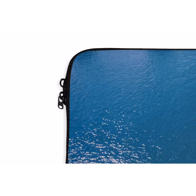 Boot - Jachthaven - Water - Zomer - Blauw laptophoes neopreen klein -detail