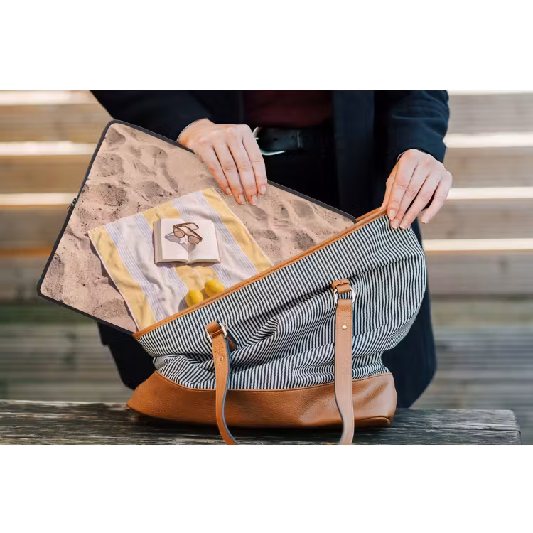 Boek - Zonnebril - Strand - Zomer - Geel laptophoes neopreen klein -tas