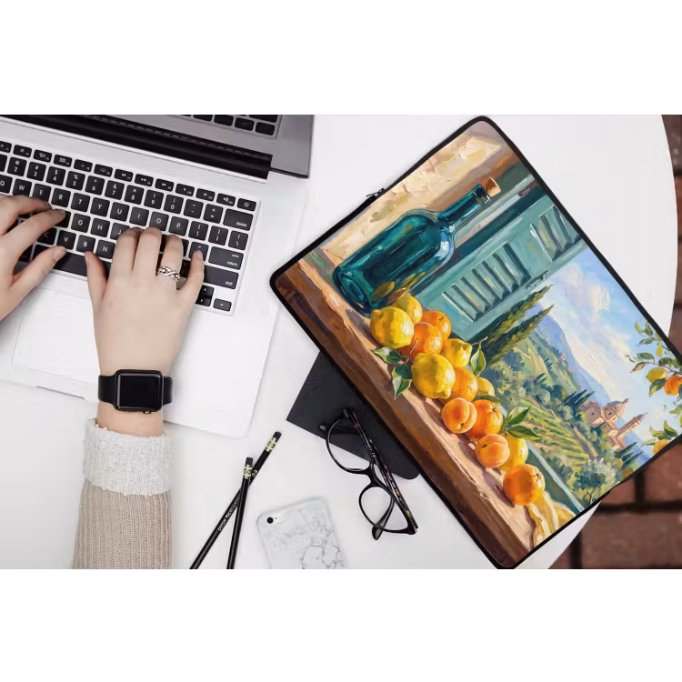 Laptop Sleeve - Bottle - Fruit - Still Life - Fles - Fruit - Stilleven laptophoes neopreen klein