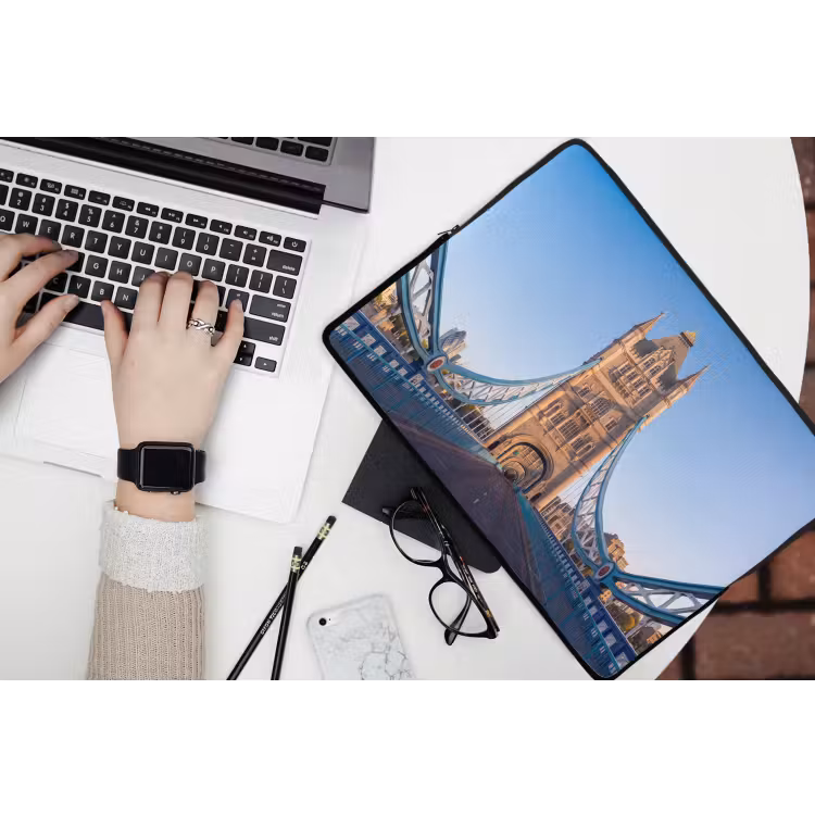 Brug - Toren - Architectuur - Klassiek - Blauw laptophoes neopreen klein -bureau