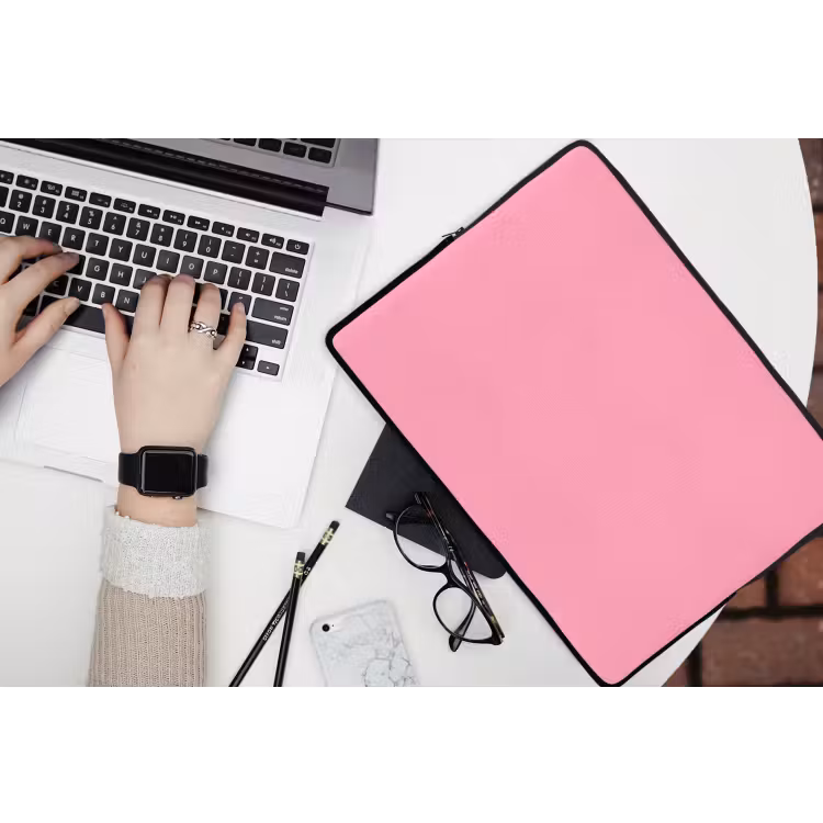 Bubblegum - Pink - Roze laptophoes neopreen klein 279 -bureau
