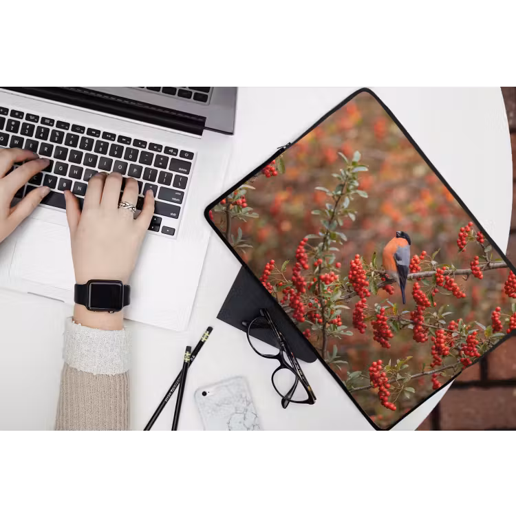 Goudvink - Bessen - Herfst - Natuur - Kleurrijk laptophoes neopreen klein -bureau