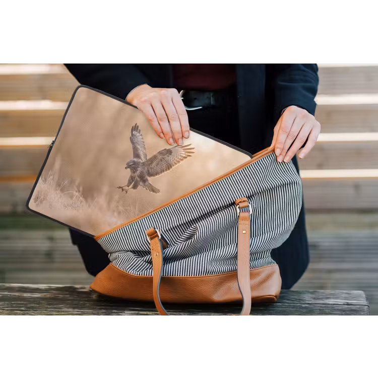 Buizerd - Roofvogel - Natuur - Bruin laptophoes neopreen klein -tas