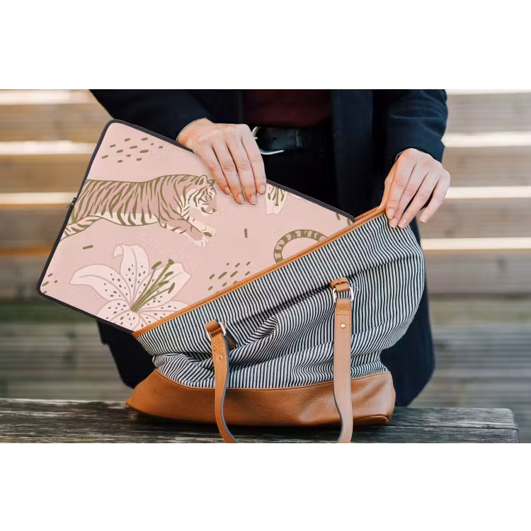 Kat - Springend - Bloemen - Abstract - Roze laptophoes neopreen klein -tas