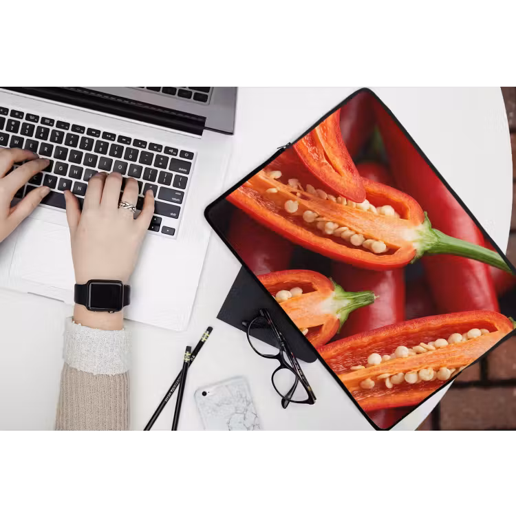 Laptop Sleeve - Chili Pepper - Open - Red - Chilipeper - Open - Rood laptophoes neopreen klein