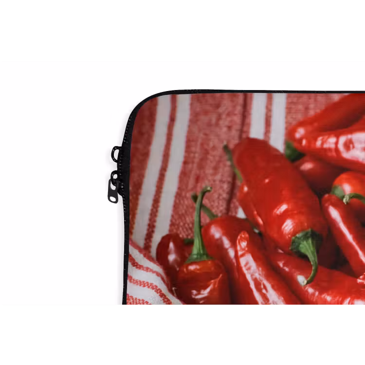 Laptop Sleeve - Chili Peppers - Red - Hands - Chilipepers - Rood - Handen laptophoes neopreen klein
