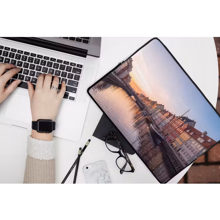 Stad - Gracht - Zonsondergang - Klassiek - Kleurrijk laptophoes neopreen klein -bureau