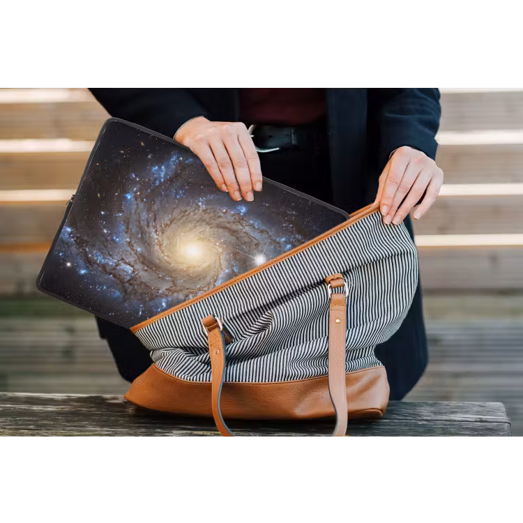 Kosmos - Sterrenstelsel - Donker laptophoes neopreen klein -tas