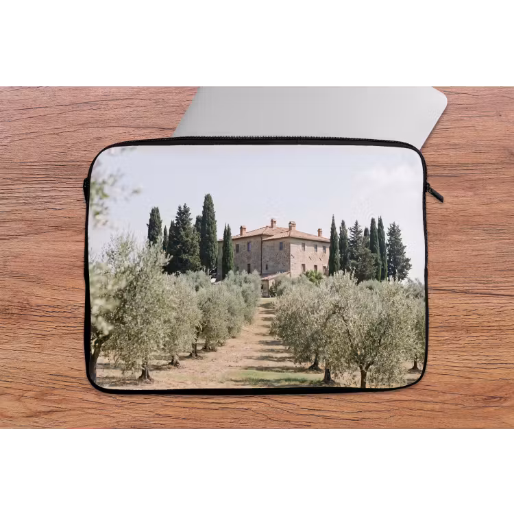 Laptop Sleeve - Country house - olive tree - orchard - Landhuis - olijfboom - gaard laptophoes neopreen klein
